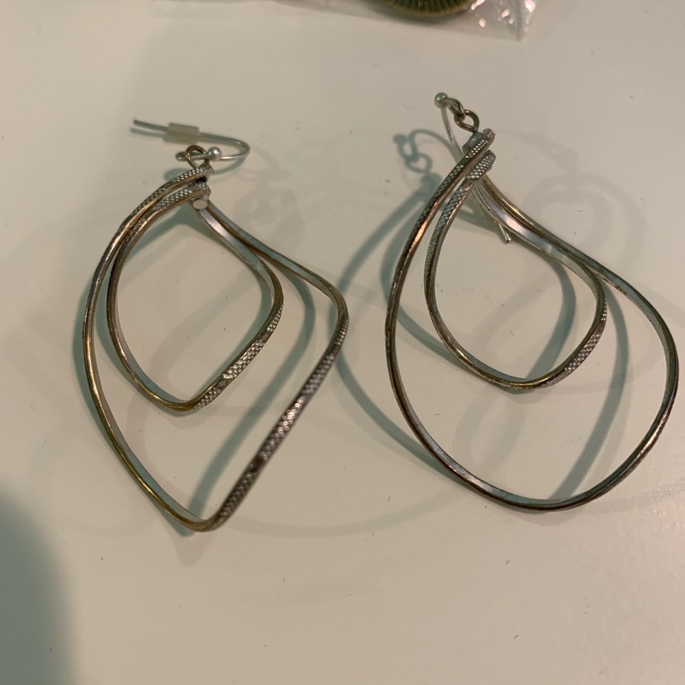 Earring Bundle 👜✨ - Picture 5 of 6